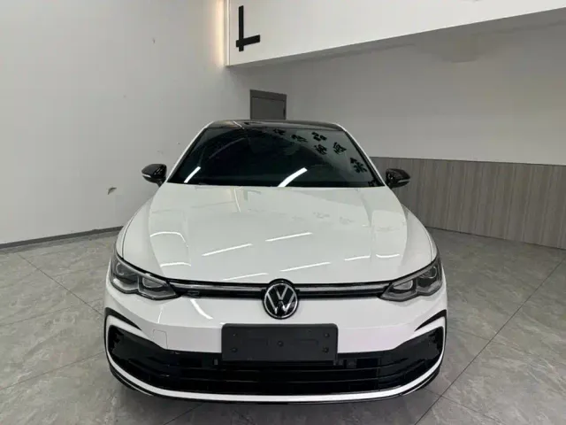 Volkswagen Golf — Фото автомобиля 2