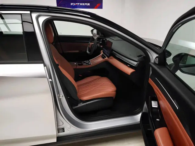 Geely Galaxy L6 — Фото автомобиля 11