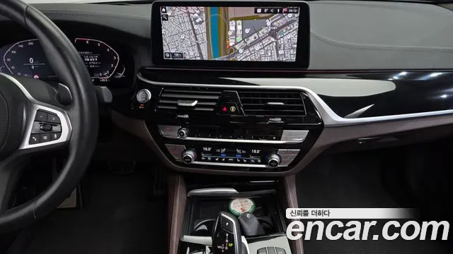 BMW 5 Series G30 — Фото автомобиля 15