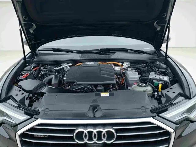 Audi Audi A6L New Energy 2022 55 TFSI e quattro — Фото автомобиля 6