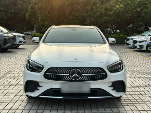 Mercedes-Benz E-Class — Фото автомобиля 24