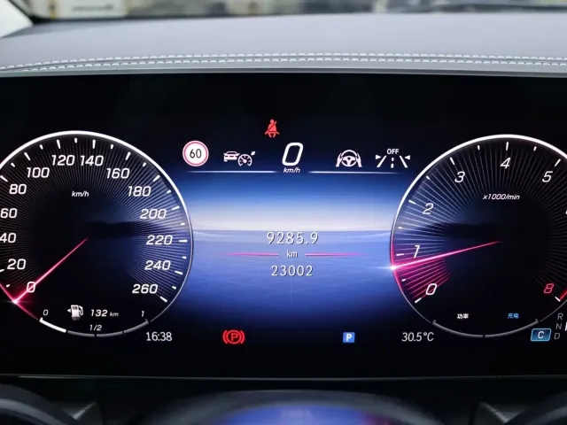 Mercedes-Benz V-Class — Фото автомобиля 26