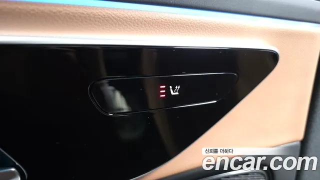 Mercedes-Benz E-Class — Фото автомобиля 27