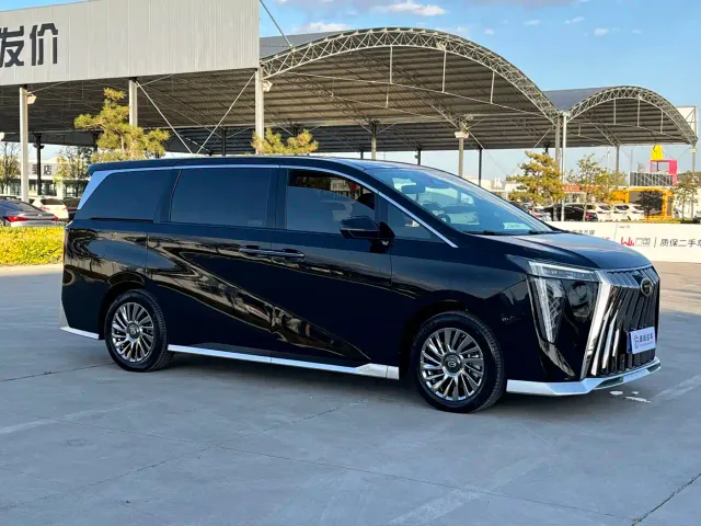 GAC Trumpchi M8 — Фото автомобиля 3