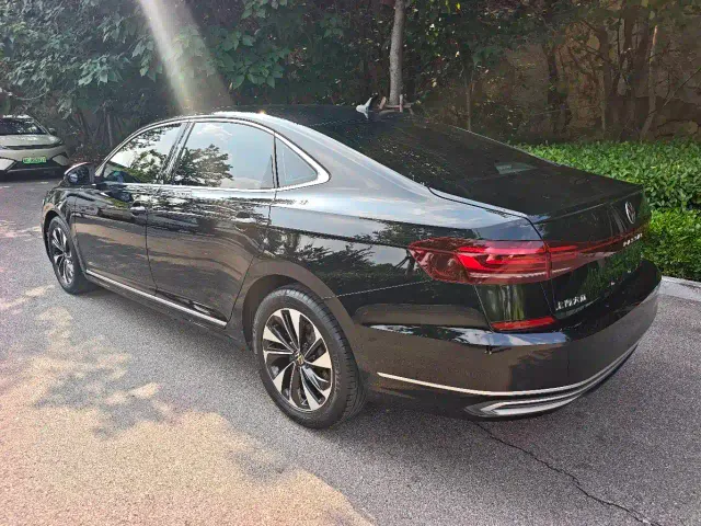 Volkswagen Passat — Фото автомобиля 6