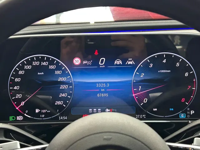 Mercedes-Benz E-Class — Фото автомобиля 23