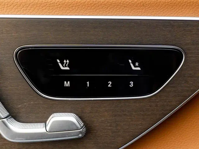 Mercedes-Benz E-Class — Фото автомобиля 20