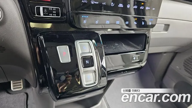 Hyundai Staria Staria 4WD Lounge 7 мест — Фото автомобиля 8