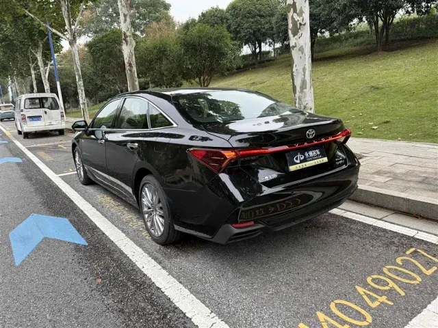Toyota Avalon — Фото автомобиля 7