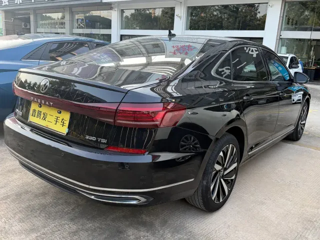 Volkswagen Passat — Фото автомобиля 4