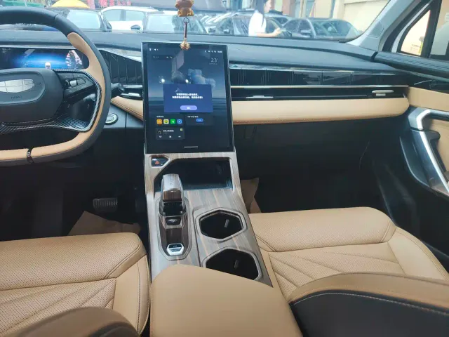 Geely Boyue L — Фото автомобиля 7
