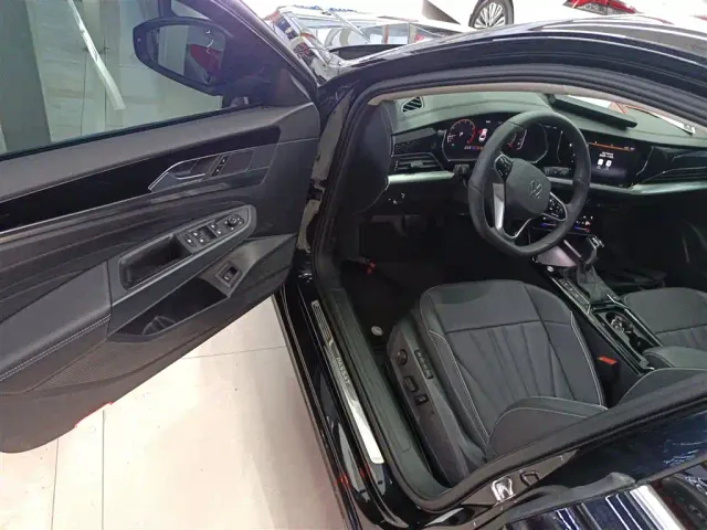 Volkswagen Passat — Фото автомобиля 11