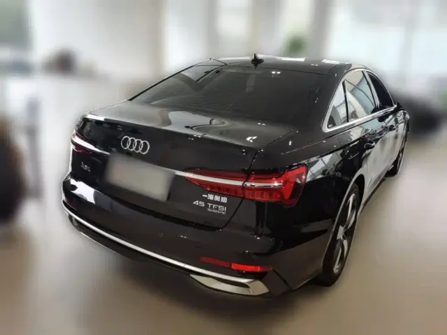 Audi A6L — Фото автомобиля 9