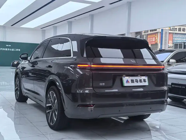 Li Auto L7 — Фото автомобиля 13