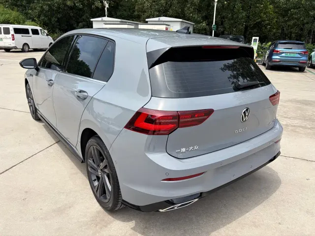 Volkswagen Golf — Фото автомобиля 5