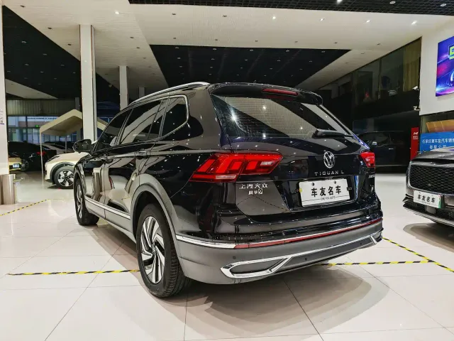 Volkswagen Tiguan L — Фото автомобиля 17