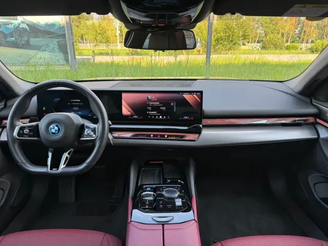 BMW i5 — Фото автомобиля 6