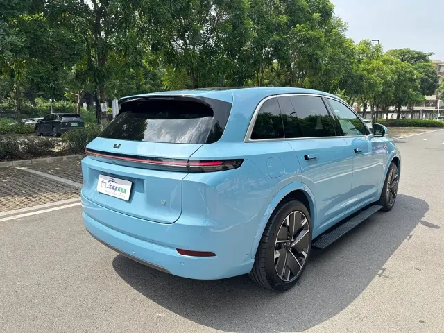 Li Auto L7 — Фото автомобиля 9