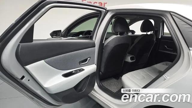 Hyundai AVANTE Avante (CN7) — Фото автомобиля 23