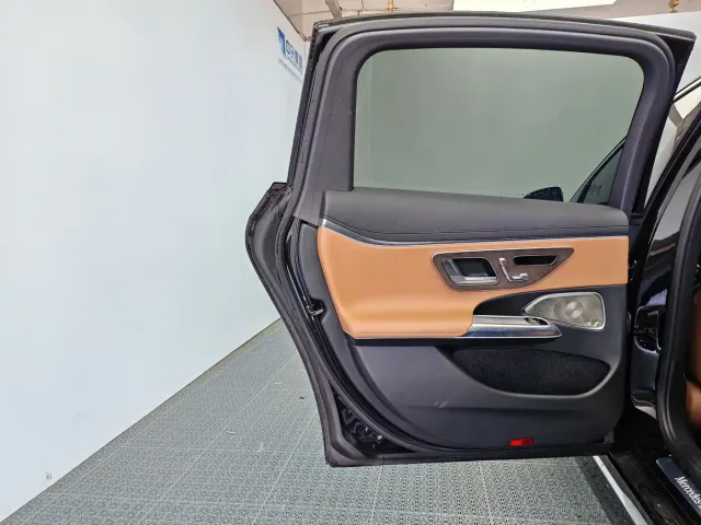 Mercedes-Benz E-Class — Фото автомобиля 14