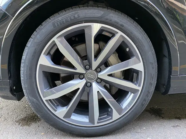 Audi Q7 — Фото автомобиля 7