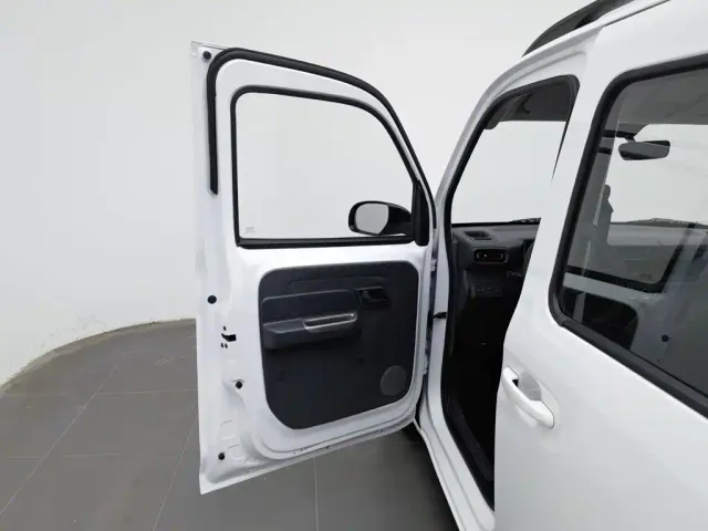 Wuling Zhiguang NEV — Фото автомобиля 8