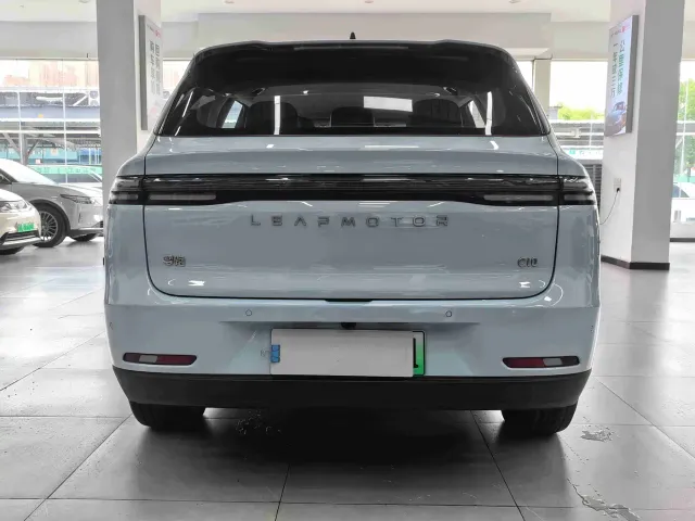 Leapmotor C10 — Фото автомобиля 8