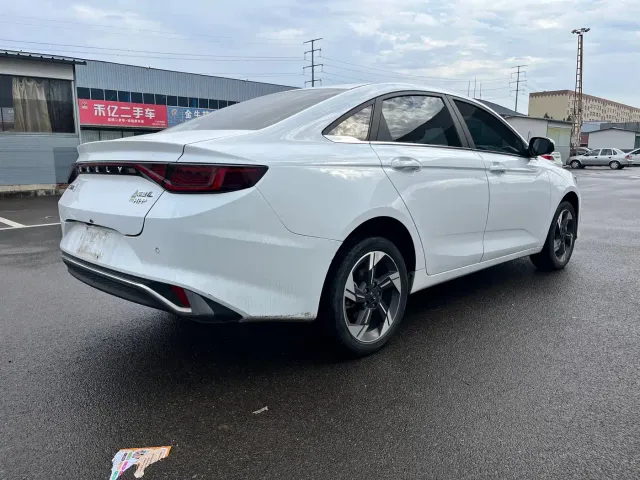 Geely Emgrand L — Фото автомобиля 15