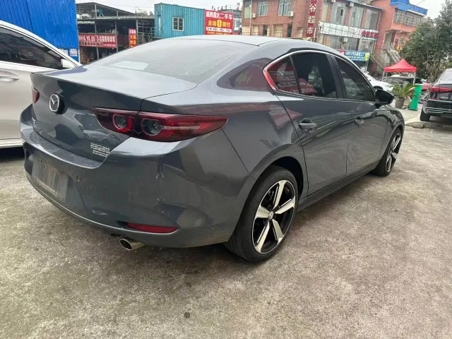 Mazda Axela — Фото автомобиля 9