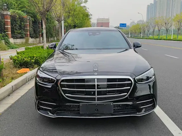 Mercedes-Benz S-Class — Фото автомобиля 2