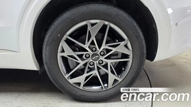 Genesis GV70 — Фото автомобиля 6