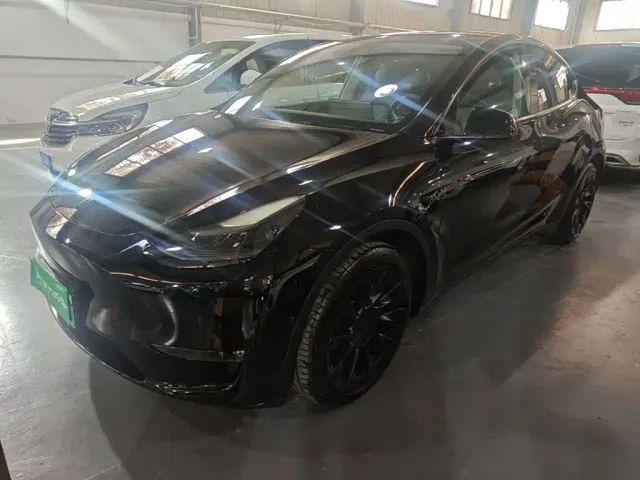 Фотография автомобиля — Tesla Model Y
