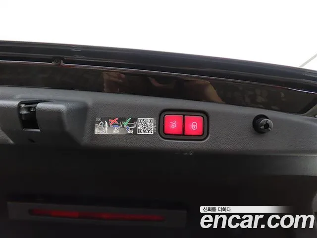 Mercedes-Benz E-Class — Фото автомобиля 18