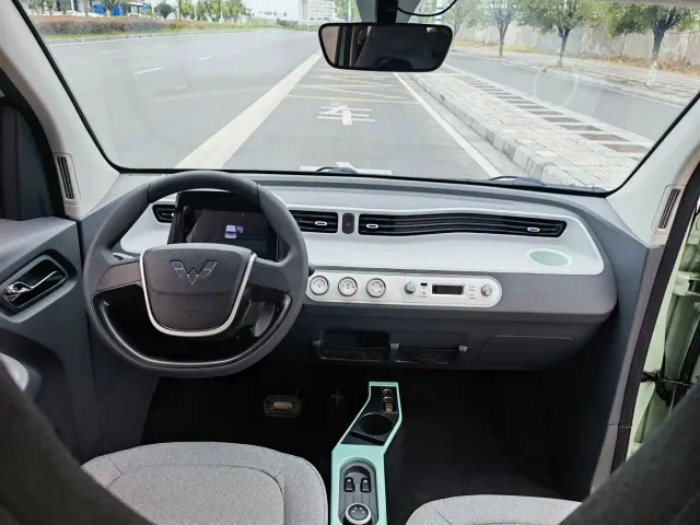 Wuling Hongguang Mini EV — Фото автомобиля 11