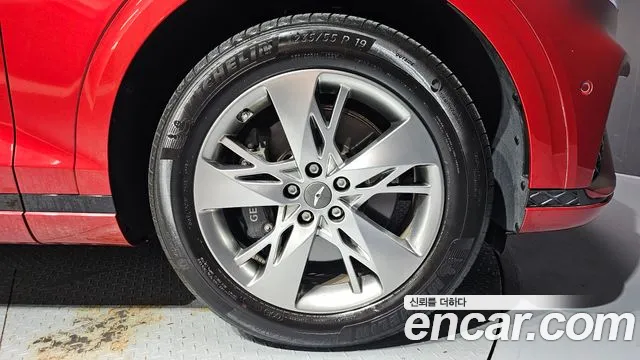 Genesis GV70 — Фото автомобиля 6