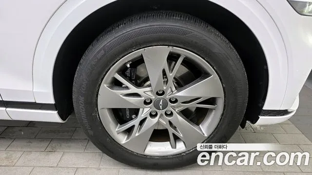 Genesis GV70 2.5T Бензин AWD — Фото автомобиля 5