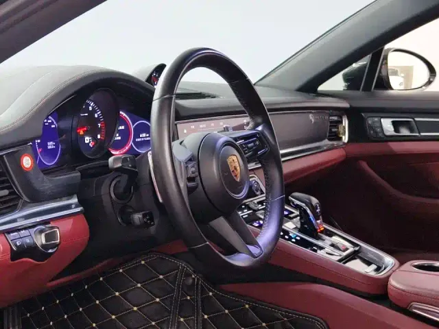 Porsche Panamera — Фото автомобиля 10