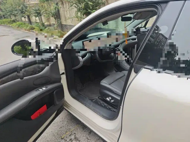 IM Motors LS6 — Фото автомобиля 12