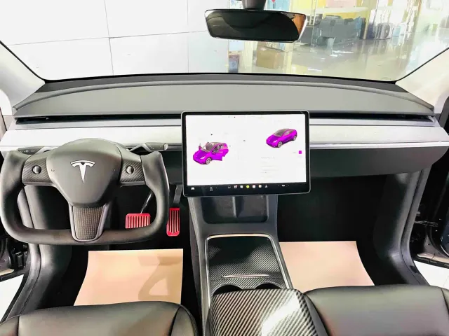 Tesla Model Y — Фото автомобиля 9