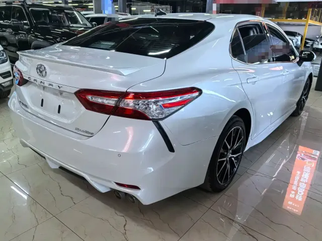 Toyota Camry — Фото автомобиля 6