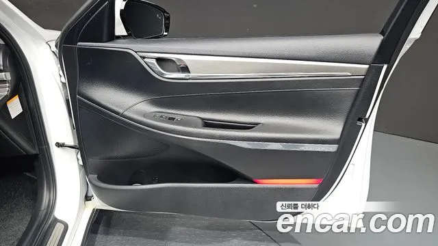 Hyundai Grandeur (New) Hybrid — Фото автомобиля 13