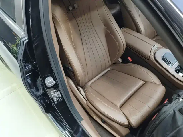 Mercedes-Benz E-Class — Фото автомобиля 24