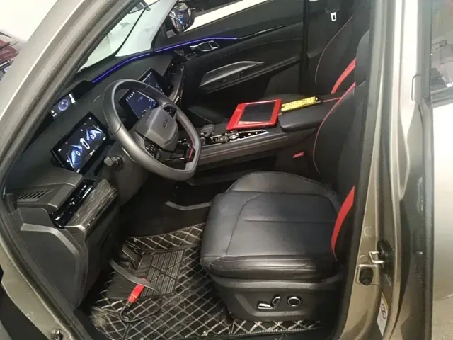 Changan Z6 — Фото автомобиля 14