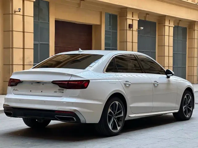 Audi A4L — Фото автомобиля 5