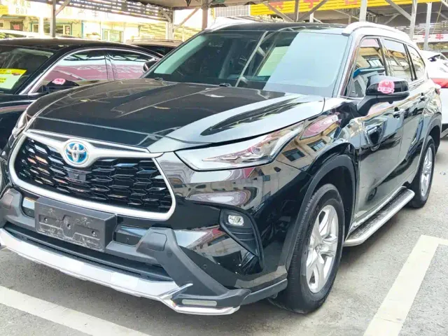 Фотография автомобиля — Toyota Highlander