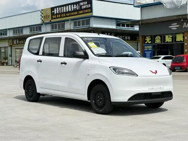 Wuling Hongguang — Фото автомобиля 2