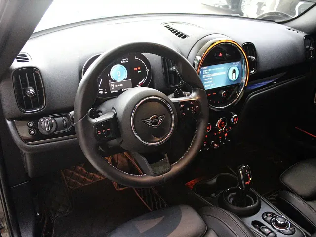 MINI MINI COUNTRYMAN 2023 2.0T COOPER S ALL4 Blank Space Special Edition — Фото автомобиля 6