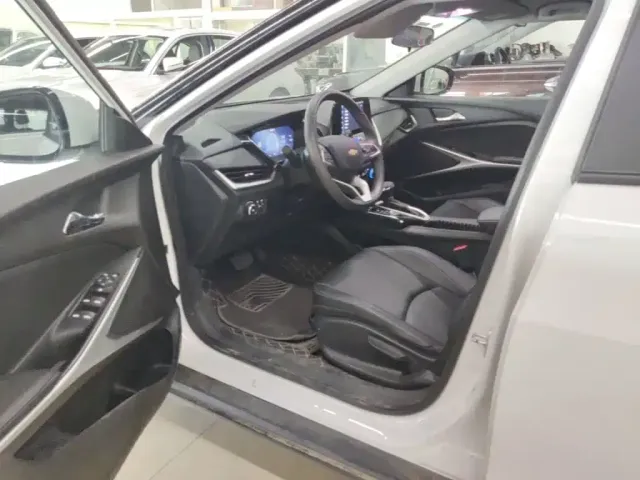 Chevrolet Menlo — Фото автомобиля 11