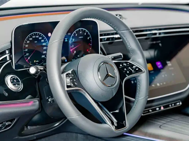 Mercedes-Benz E-Class — Фото автомобиля 9