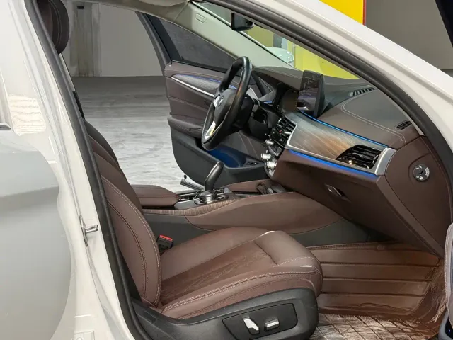 BMW 5 Series — Фото автомобиля 7